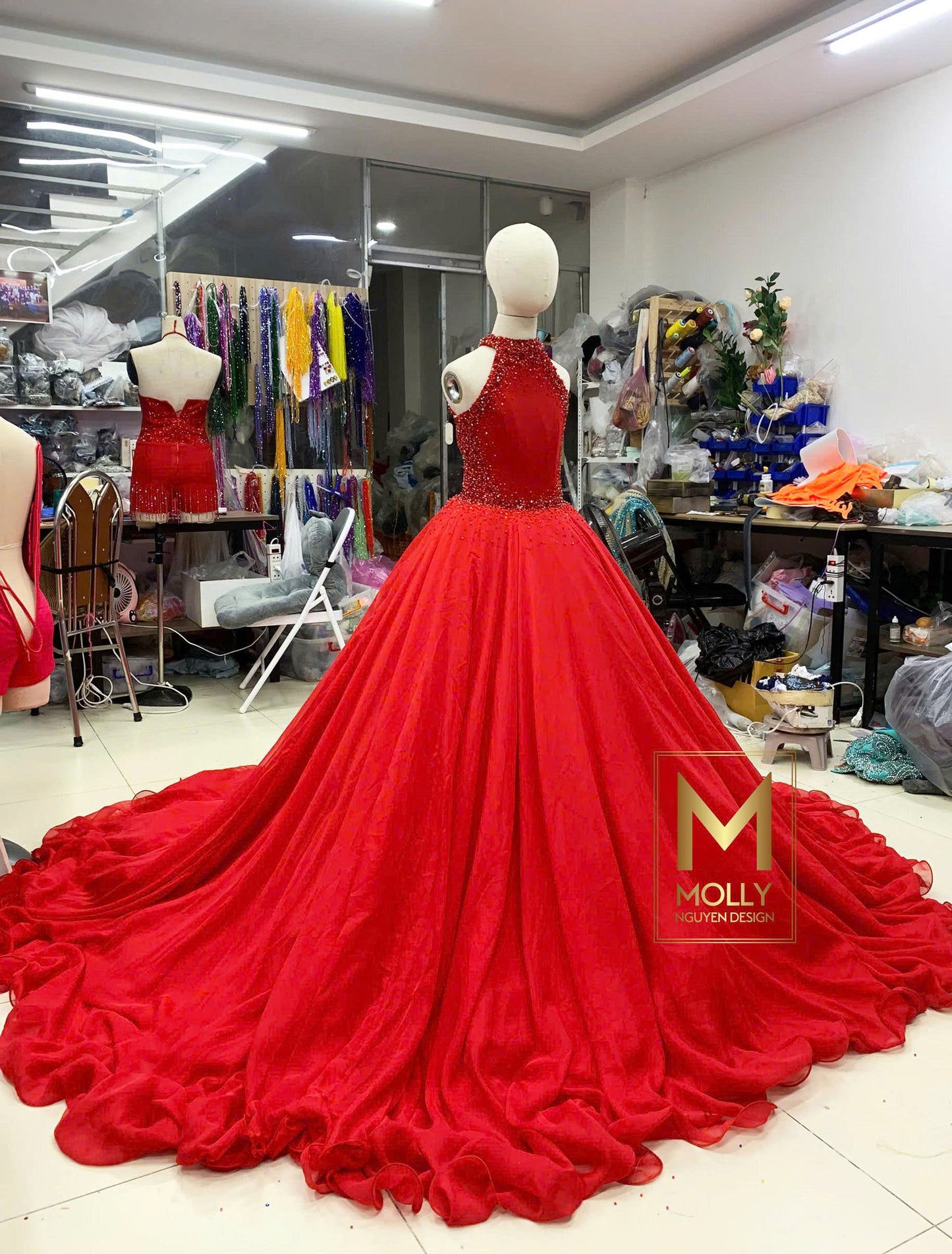 The red gown for girls between 130 cm and 150 cm tall