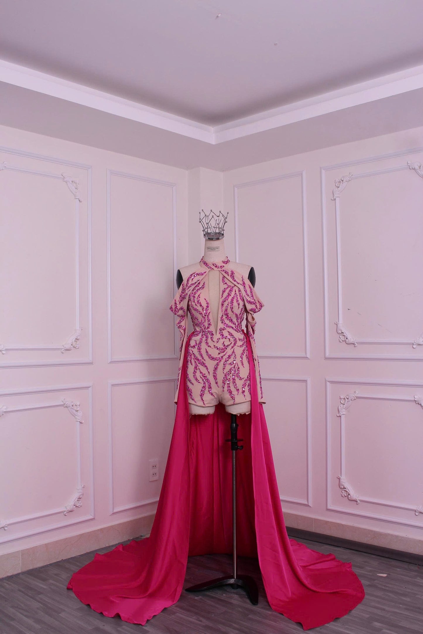 Fashion Wear Design With Long Sleeves